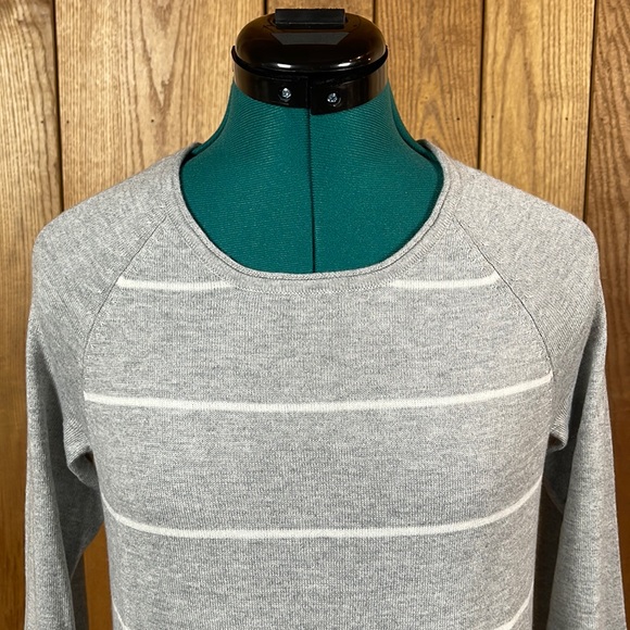 Sonoma Gray White Stripe Stretch Knit Raglan Relaxed Fit Pullover Top Women XS - Picture 3 of 15